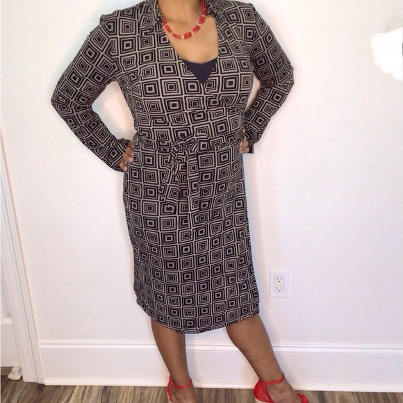Express Black and White Sheath Wrap Dress Long Sleeve Scoop Neck Size 9/10 - Picture 1 of 7